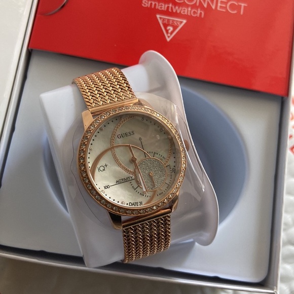 New Guess C2001L2 women's Smartwatch - Picture 6 of 8